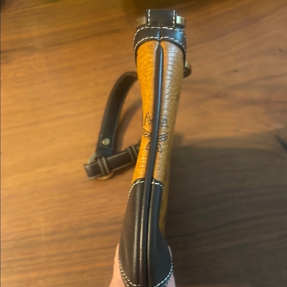 MCM Tan and Black Shoulder Bag with Iconic Design - Picture 9 of 10
